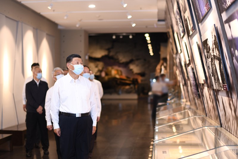 2022年8月16日至17日，中共中央總書記、國家主席、中央軍委主席習(xí)近平在遼寧考察。這是16日下午，習(xí)近平在錦州市考察遼沈戰(zhàn)役紀(jì)念館。 新華社記者 燕雁 攝