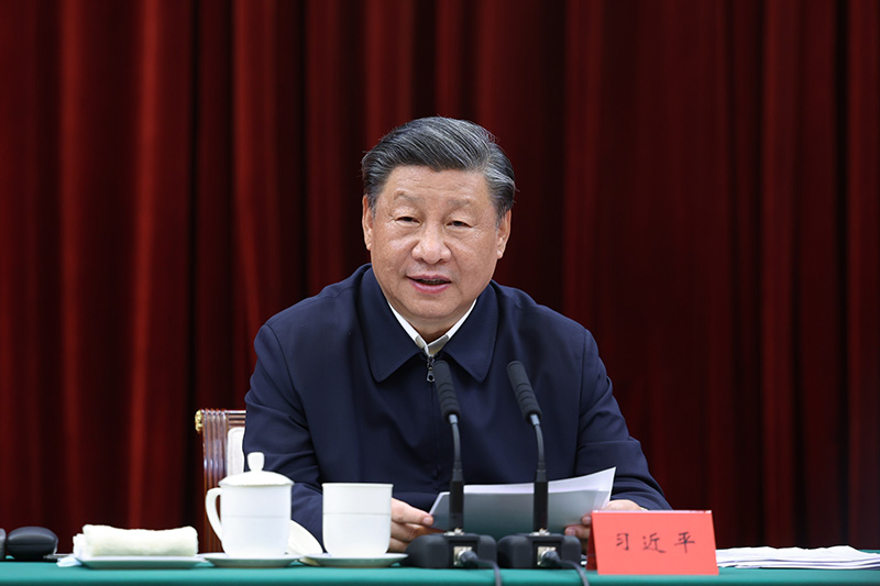2023年10月12日下午，中共中央總書記、國家主席、中央軍委主席習(xí)近平在江西省南昌市主持召開進(jìn)一步推動長江經(jīng)濟(jì)帶高質(zhì)量發(fā)展座談會并發(fā)表重要講話。新華社記者 鞠鵬 攝