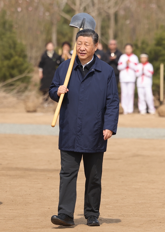 2024年4月3日，習(xí)近平總書記來到北京市通州區(qū)潞城鎮(zhèn)參加首都義務(wù)植樹活動。